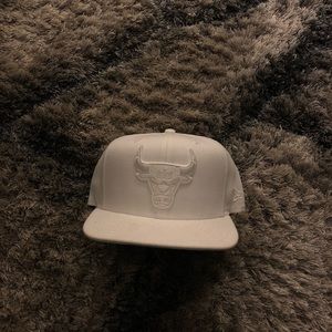 All white Chicago bulls new era Snap back hat